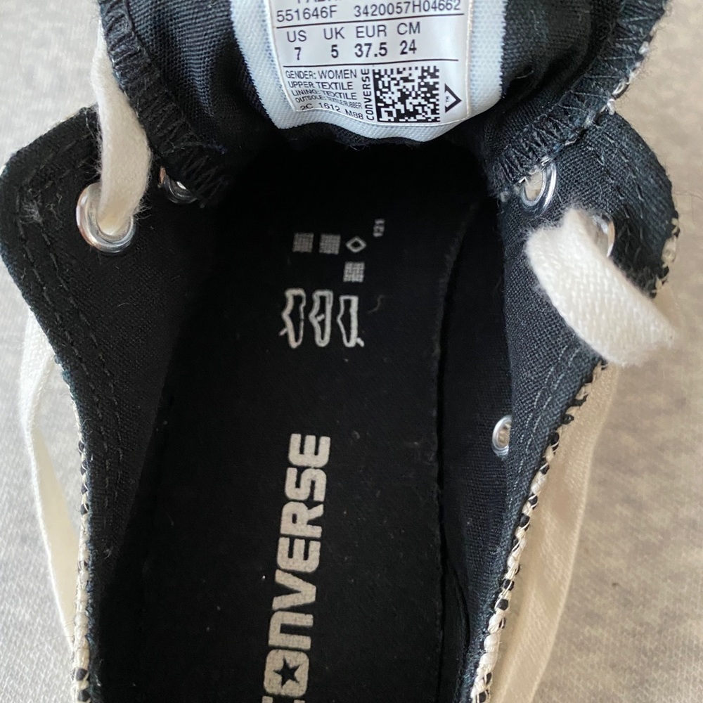 Converse - Picture 2 of 2
